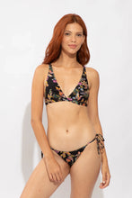 Load image into Gallery viewer, Model Front: Rio De Sol Top Top Flora Alba