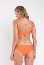 Load image into Gallery viewer, Model Back: Rio De Sol Top Top Ocre Bandeau-Reto