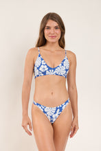 Load image into Gallery viewer, Model Front: Rio De Sol Top Top Pua-Pacifica Hana