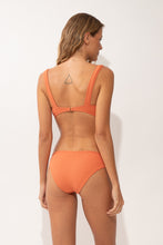 Load image into Gallery viewer, Model Back: Rio De Sol Set Set Sand-Argila Mary Essential-Comfy
