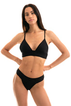 Load image into Gallery viewer, Model Front: Rio De Sol Top Top Preto Tri-Cos
