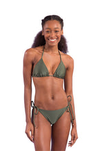 Load image into Gallery viewer, Model Front: Rio De Sol Set Set Croco Tri-Inv Ibiza-Comfy
