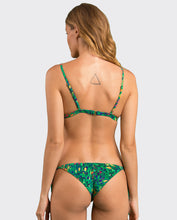 Load image into Gallery viewer, Image 07: Rio De Sol Set Set Wilds Tri-Fixo Cheeky-Tie
