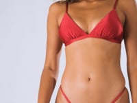 Load and play video in Gallery viewer, Video: Rio De Sol Top Top Shimmer-Divino Tri-Fixo
