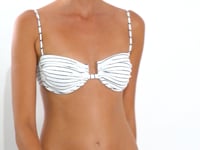 Load and play video in Gallery viewer, Video: Rio De Sol Hair Accessory Linea-White Scrunchie
