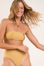 Load image into Gallery viewer, Image 06: Rio De Sol Bottom Bottom Fluity-Dourado Hotpants
